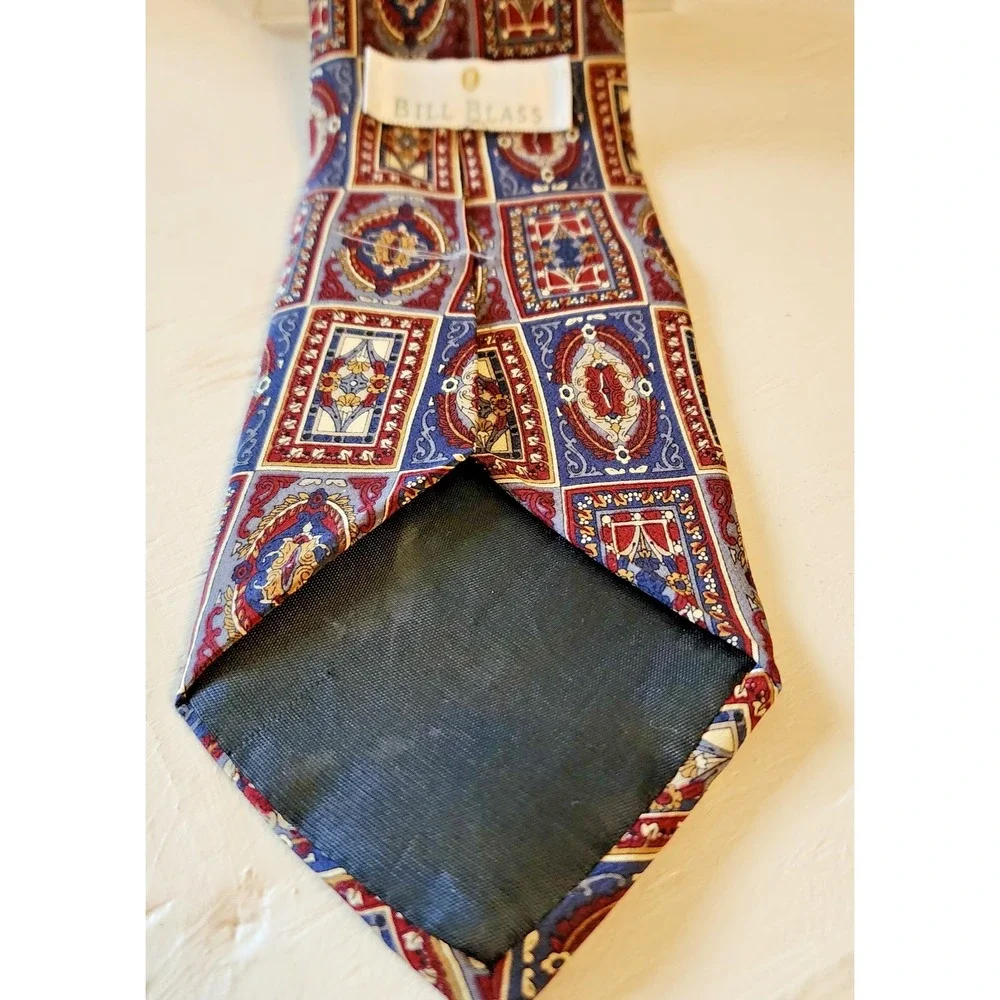 Men's Bill Blass Tie 100% Silk In Burgandy/ Blue Abstract